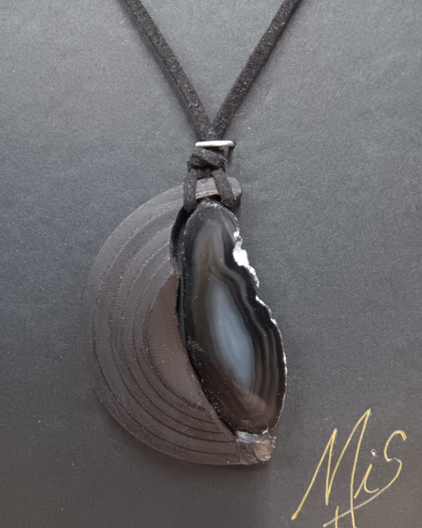 Blk Agate