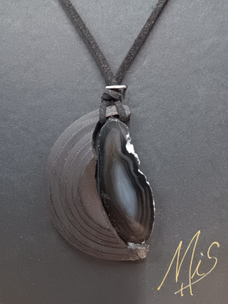 Blk Agate